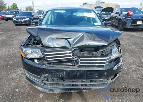 2014 Volkswagen Passat 1.8T Wolfsburg Edition z USA, uszkodzony, nr VIN 1VWAT7A3XEC022300